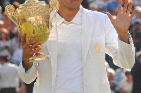 费德勒迎来二十赛季高光表现,DWG球迷沸腾!开云中国官网