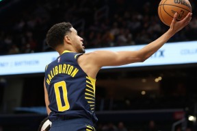 印第安纳步行者训练开放日，赛前完成体检引欢呼，NBA常规赛在即，训练强度明显提升的简单介绍开云欢迎页面