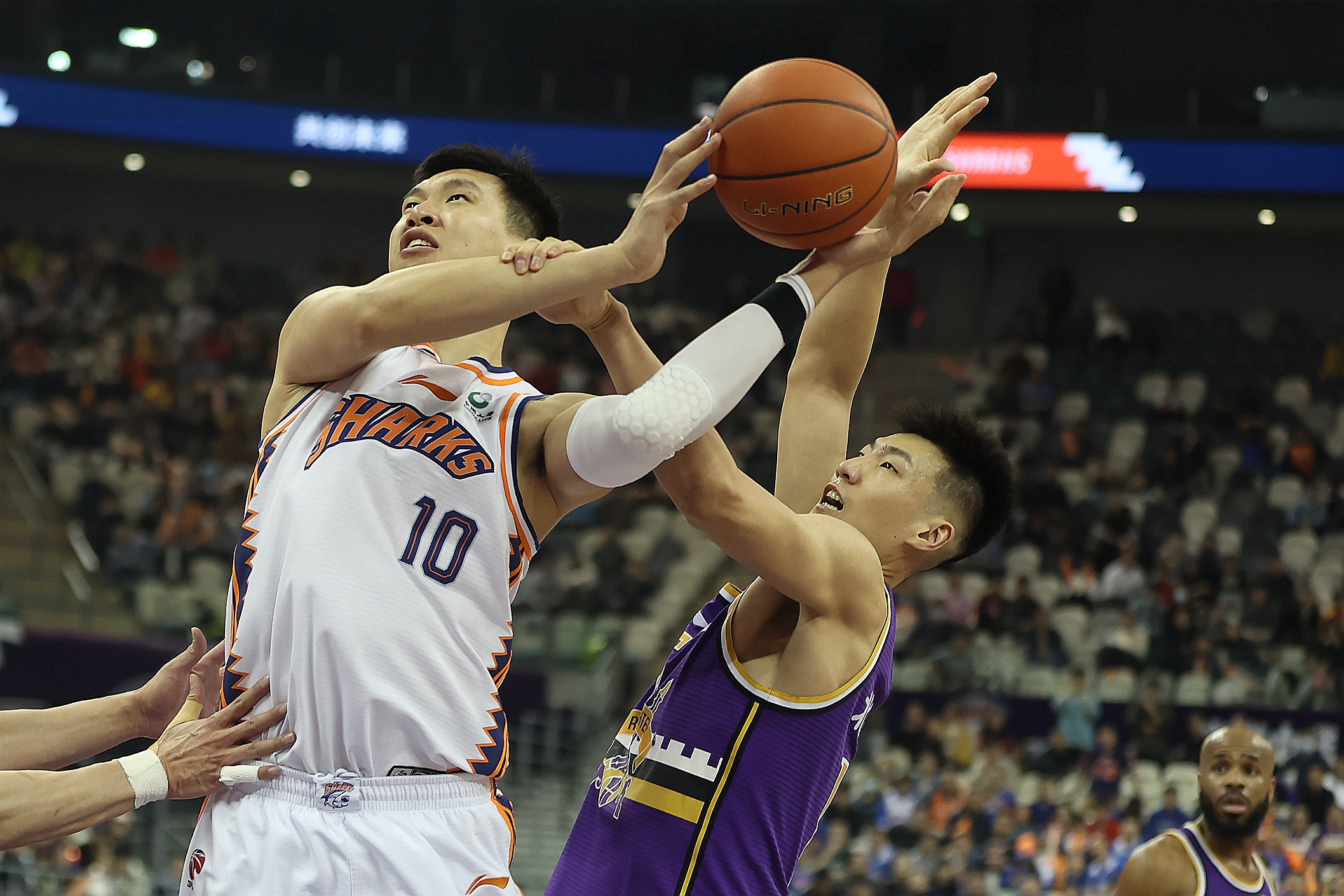 赛后上海久事备战CBA常规赛,豪取连胜细节流出,引发热议,数据层面出现新趋势  赛后上海久事备战CBA常规赛,豪取连胜细节流出,引发热议,数据层面出现新趋势