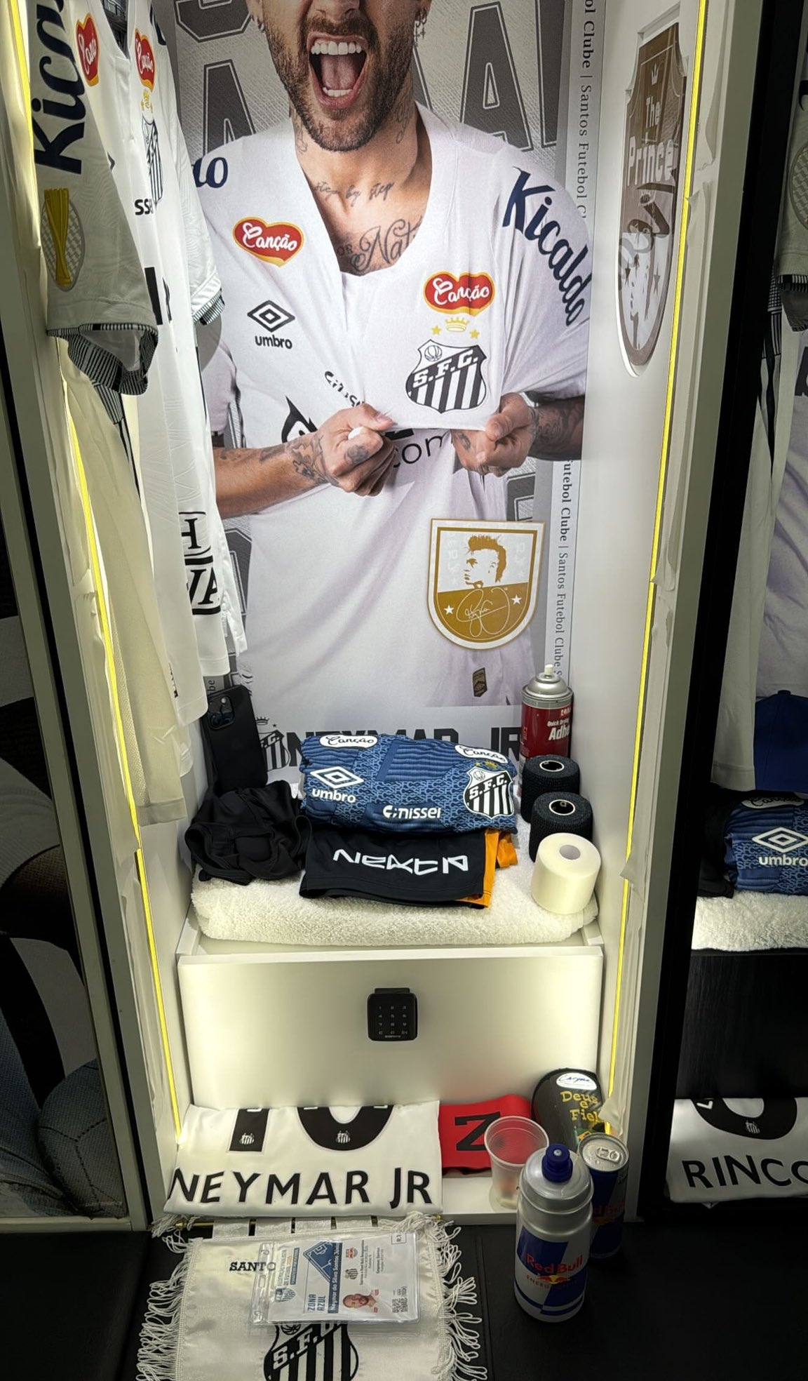 内马尔在公牛比赛中关键助攻，高光表现引发热议！的简单介绍