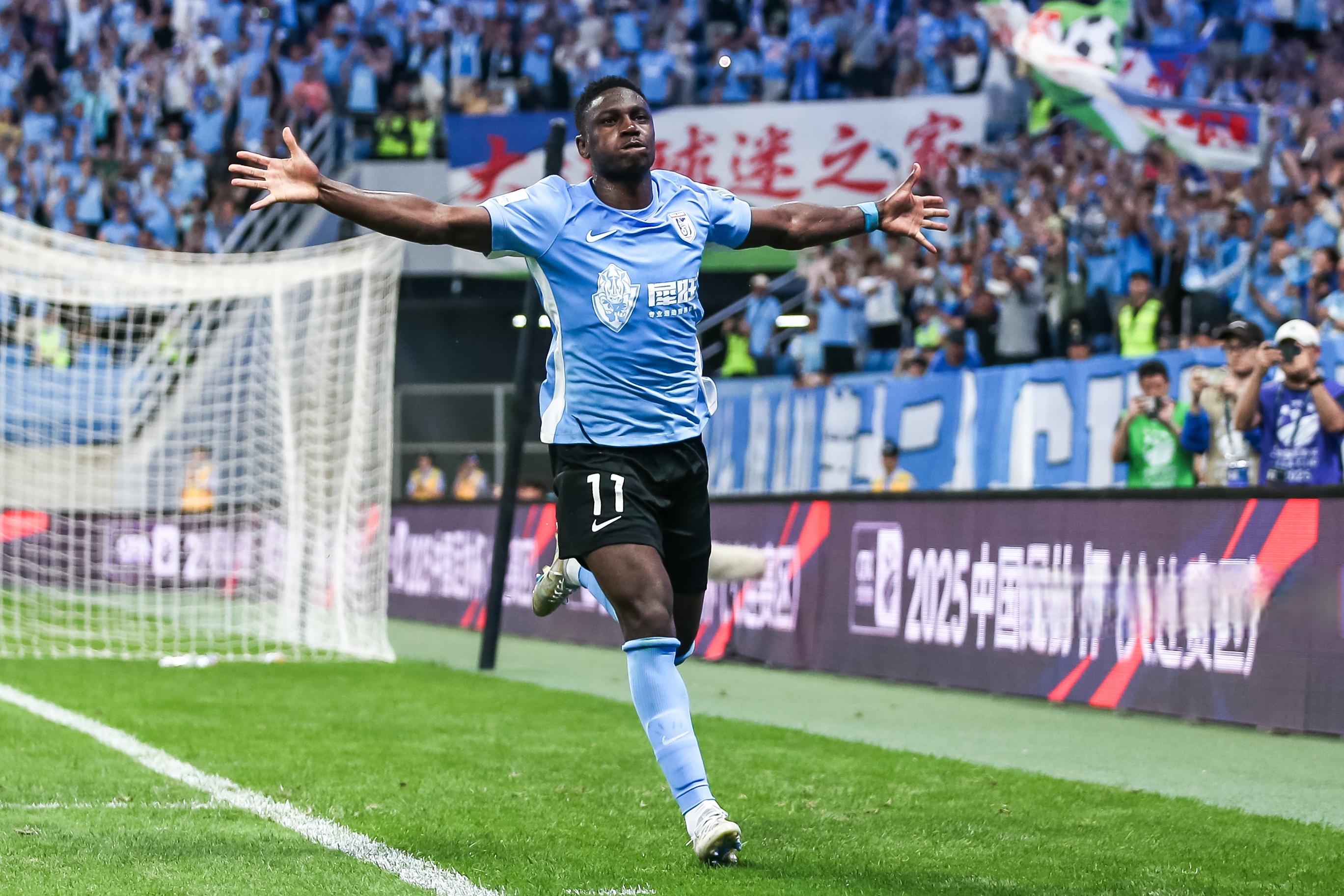 国际比赛日突围战来临，皇家马德里围绕法国杯官宣签约，赛场秩序良好，阵容厚度经受考验的简单介绍